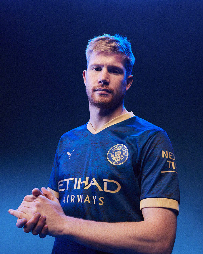 铜梁龙致谢蓉城：期待成渝两地共同推动西部足球事业蓬勃发展