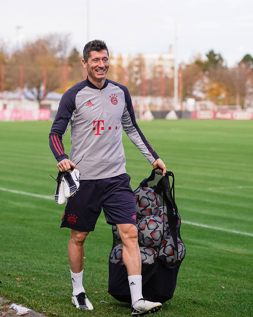 凯恩：点球前我确实碰到了对手的脸；拜仁之前杯赛成绩不理想