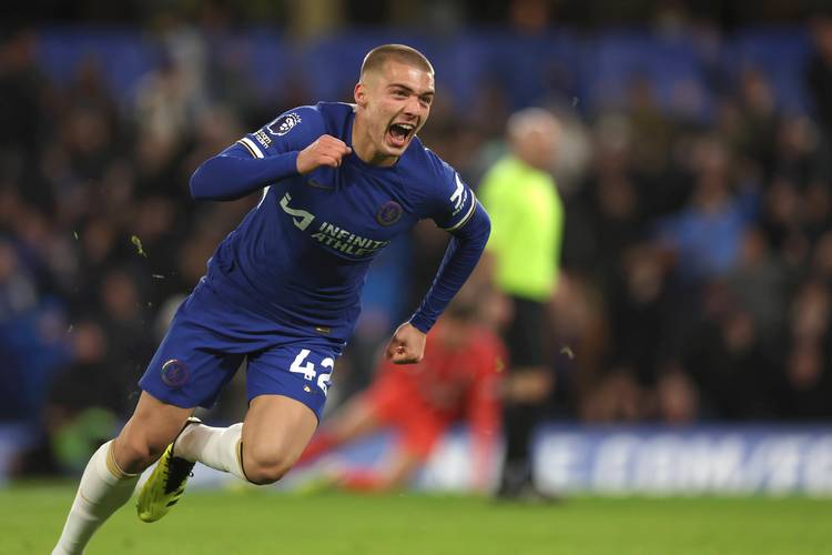 极速飞驰！25岁哈兰德狂轰英超百球，即将超越德罗巴和C罗