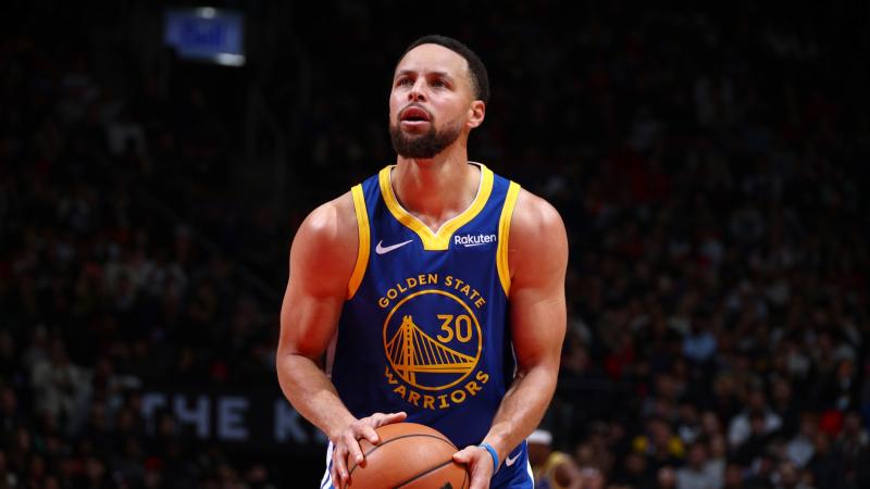 爱德华兹半场12分4失误，兰德尔10中5拿到14分