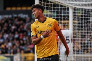 老将强硬打成2+1，全队振奋